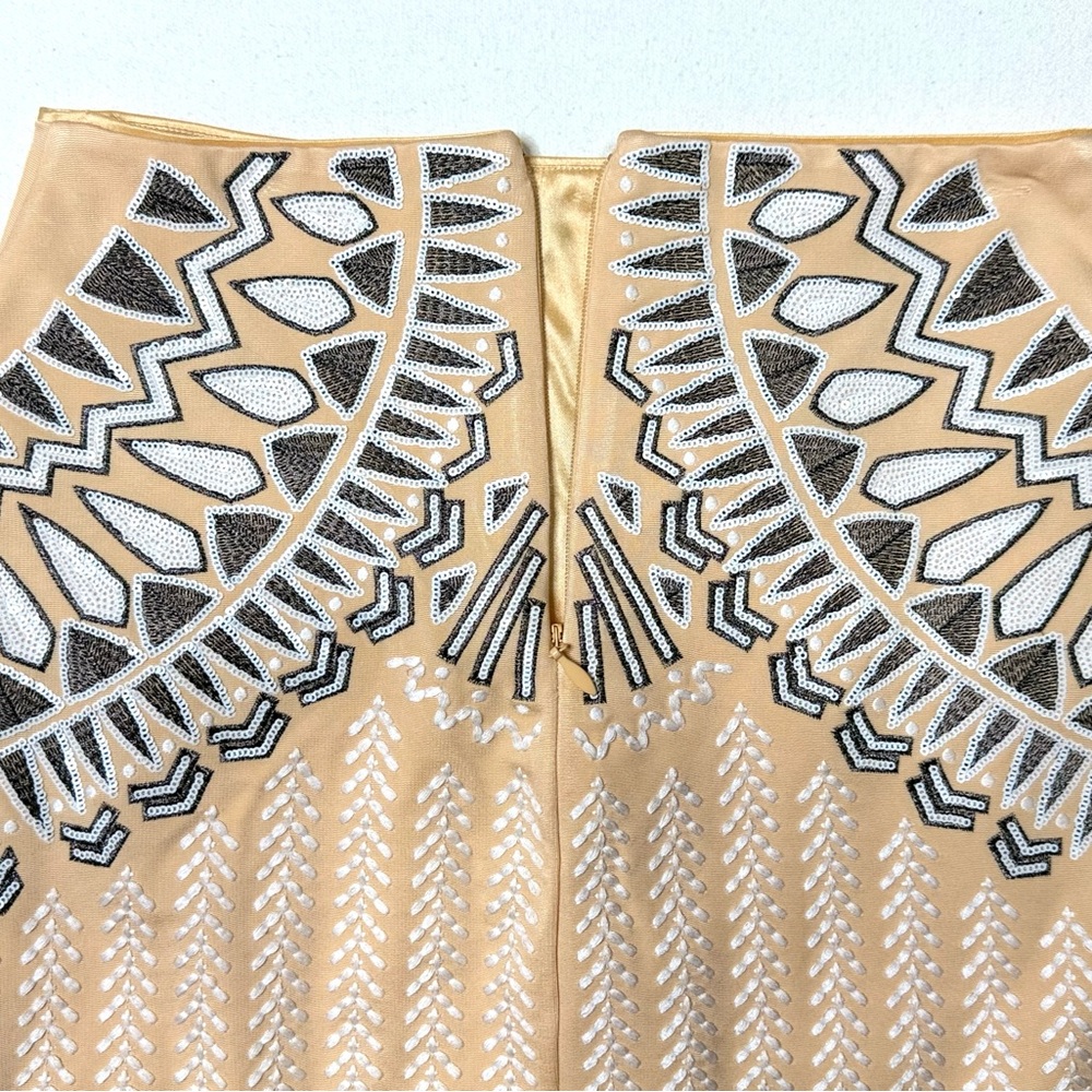 Bebe Nude Sequin Beaded Geometric Tribal Mini Skirt Size 8 - Picture 5 of 9